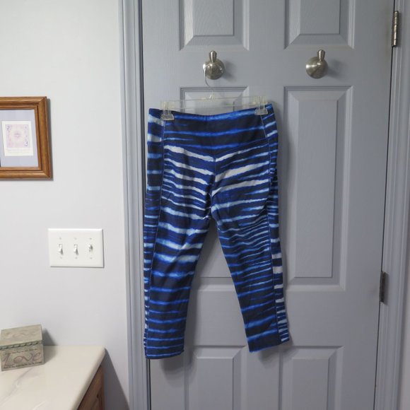 Nike Dry Fit Leggings Ten Less Plastic Bottles, Medium - Picture 5 of 7